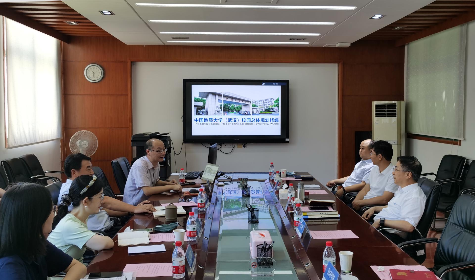 中國地質(zhì)大學（武漢）校長王焰新到校園規(guī)劃與基建處調(diào)研-地大熱能